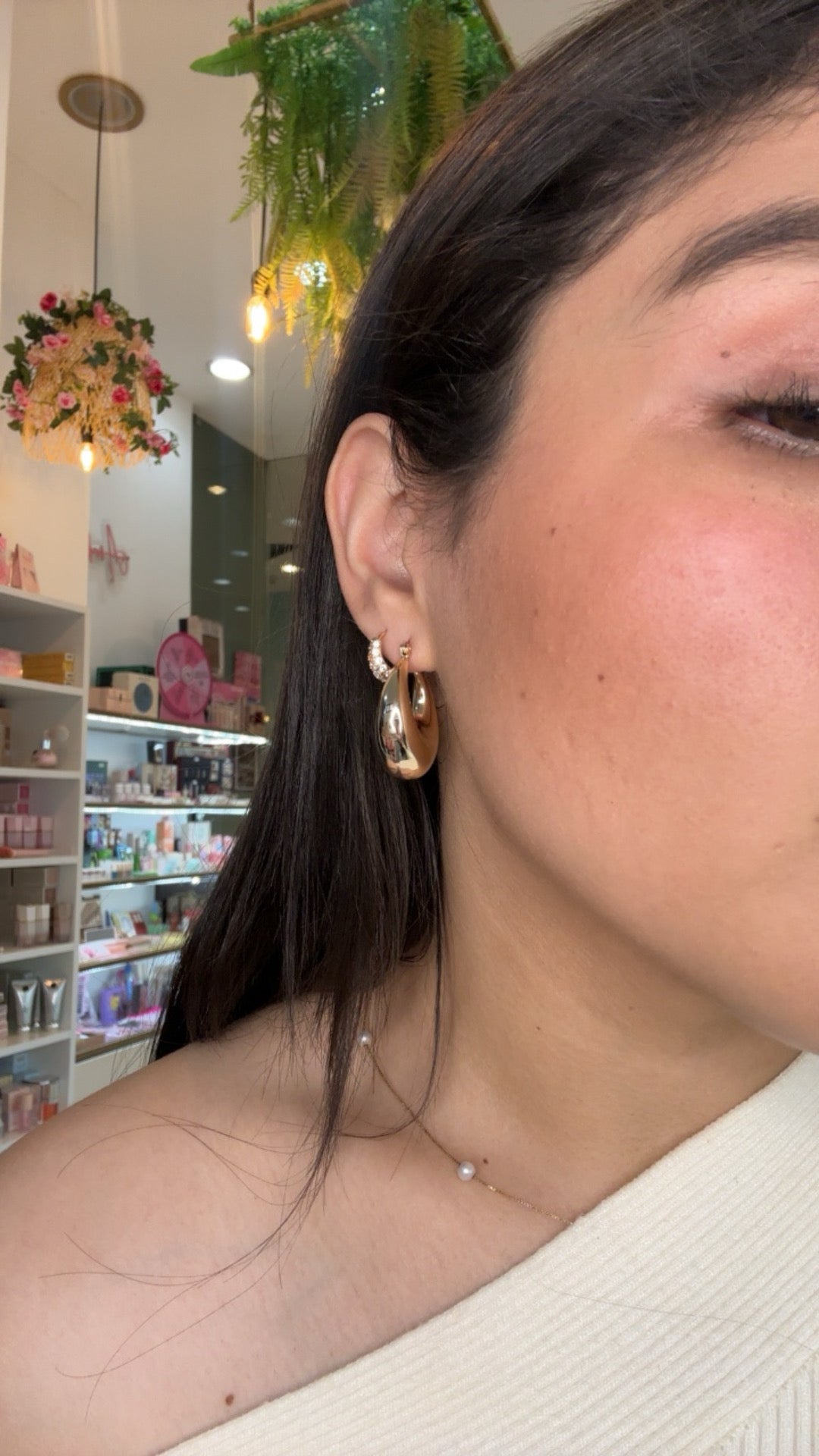 V Hoops