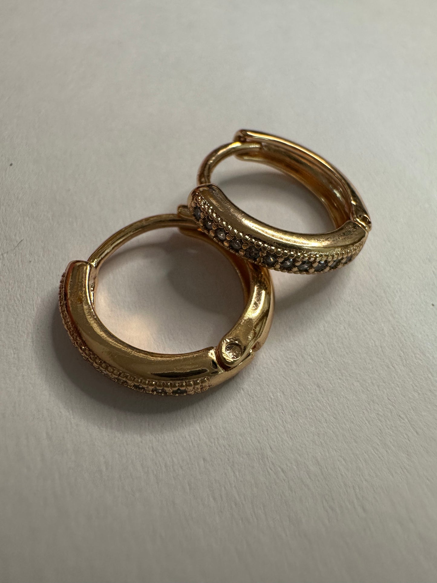 Zircon Basic Hoops