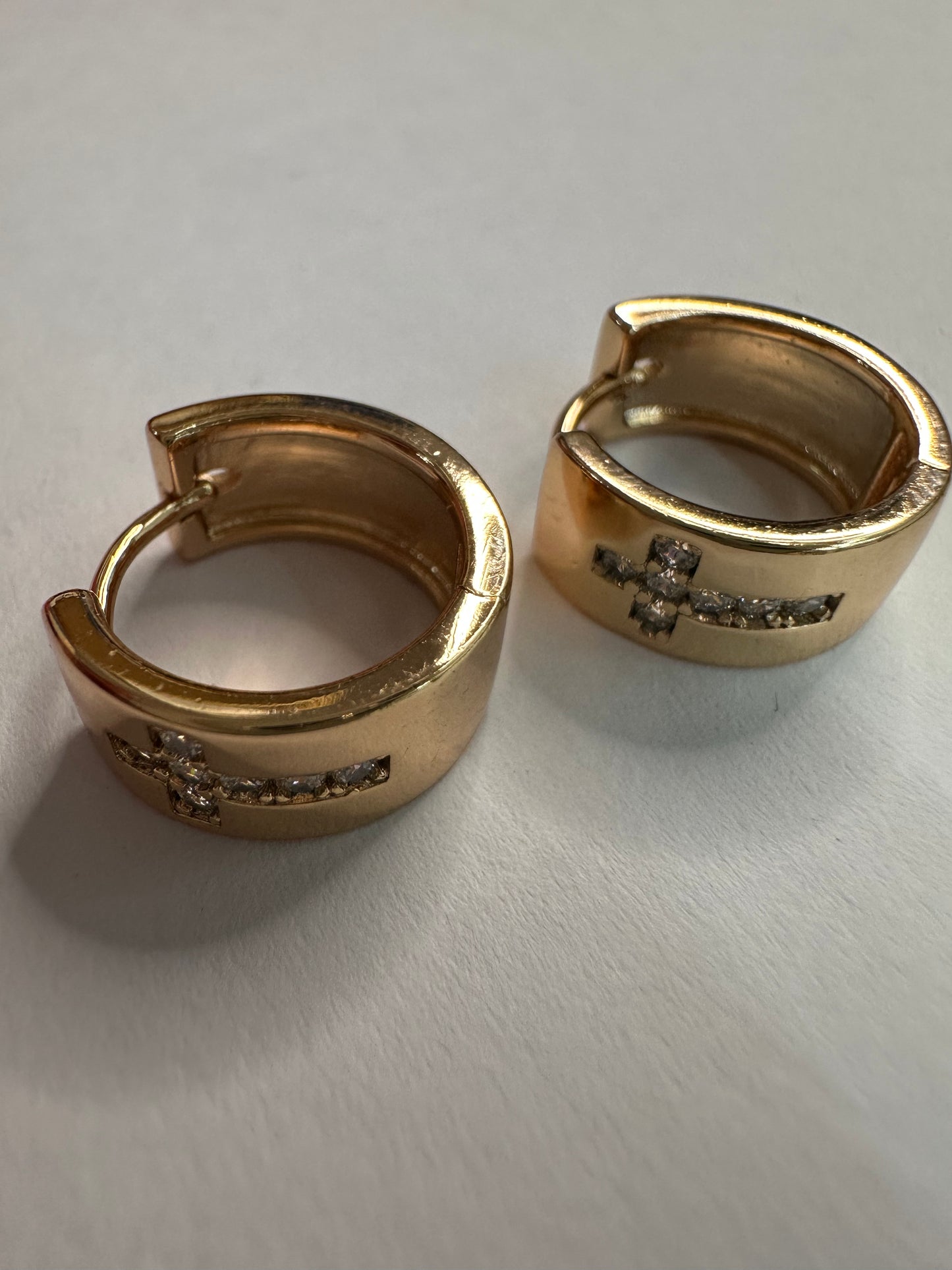Chunky Cross Hoops