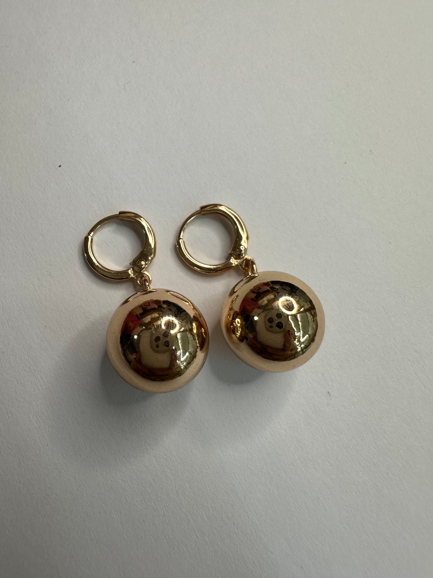 Big Ball Pendant Huggies